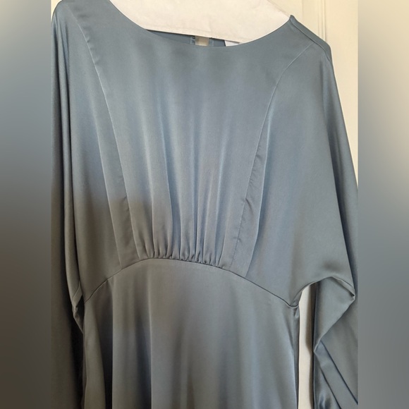 Beautiful satin dress pale blue - Picture 5 of 7